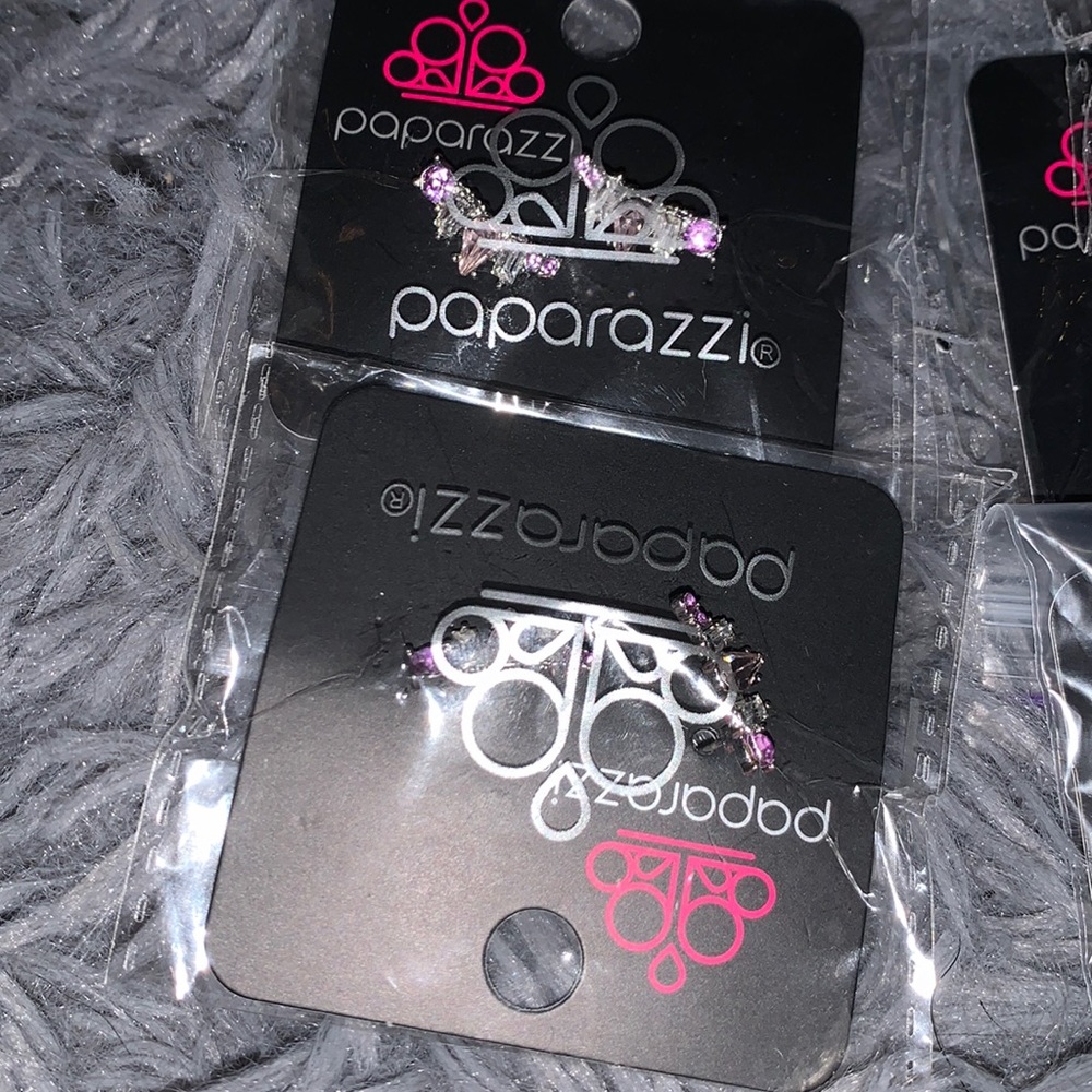 10 Paparazzi Crown Earrings❤️
